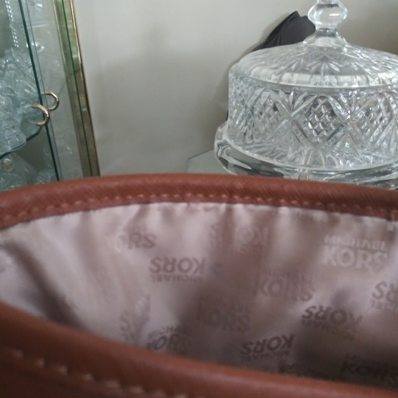 Michael Kors - Picture 2 of 3